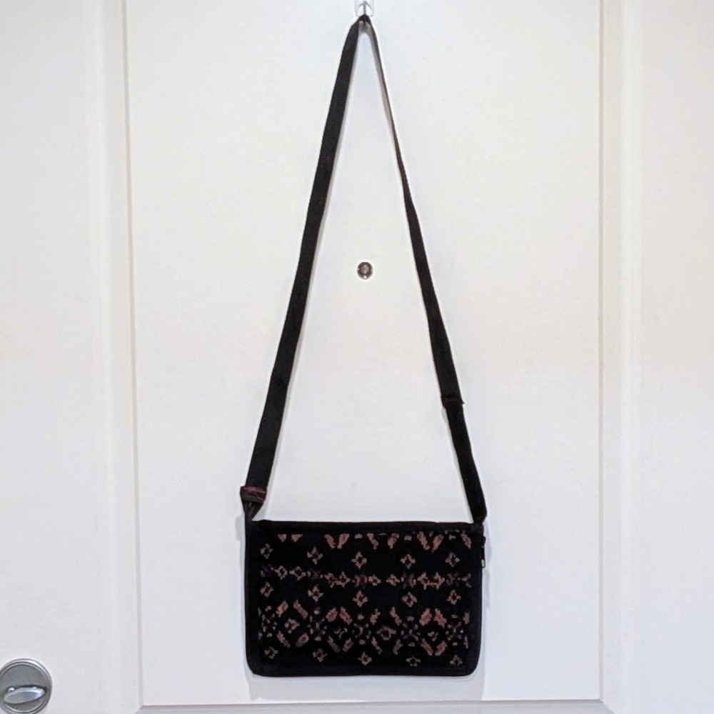 NWOT Beckwoman Super Unique Bottom Zip Crossbody Bag